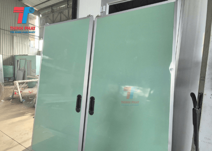 bao-gia-va-yeu-to-anh-huong-den-gia-cua-2-canh-panel