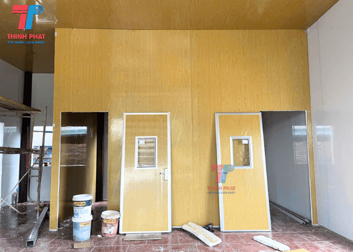 cua-di-1-canh-panel-4