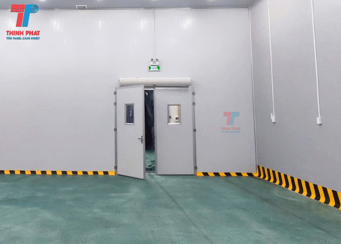 cua-panel-ban-le-mo-quay-4