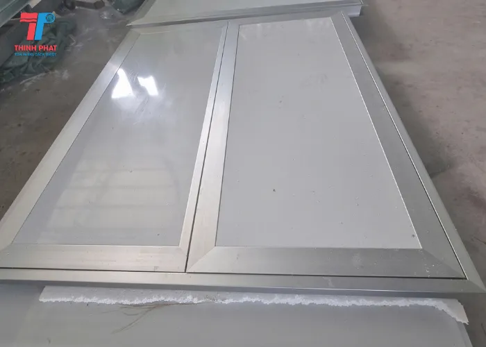Quy trình gia công cửa panel cách nhiệt