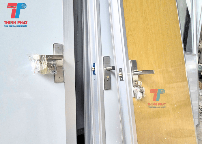 cua-panel-eps-4