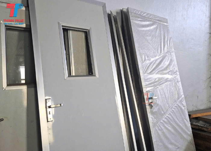 cua-panel-gia-bao-nhieu-3