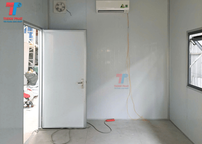 cua-panel-khong-co-o-kinh-5