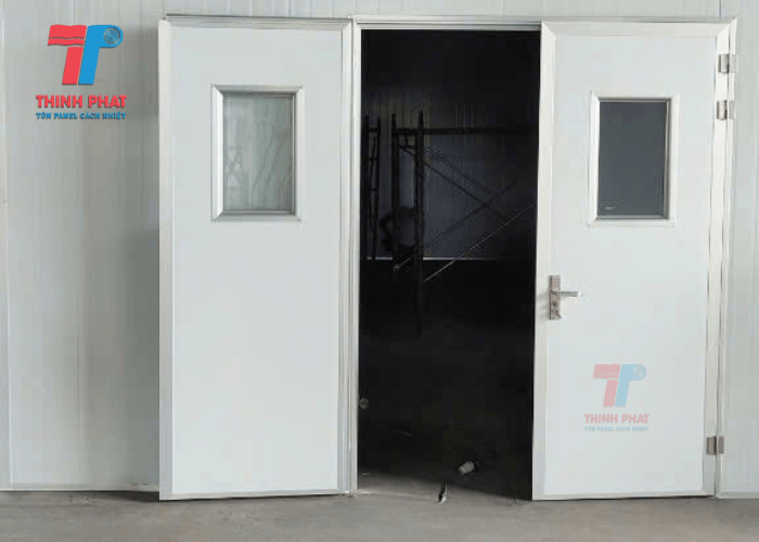 dia-chi-cung-cap-cua-2-canh-panel-uy-tin