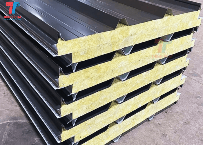 dia-chi-cung-cap-ton-panel-mai-rockwool-uy-tin-gia-re