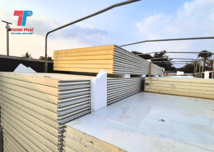 gia-hien-nay-cua-tam-panel-pu-cach-nhiet-la-bao-nhieu