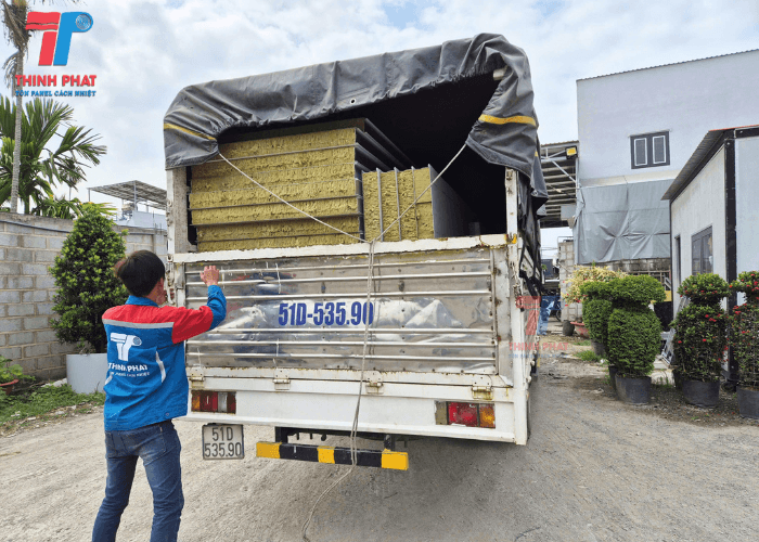 gia-panel-rockwool-thang-4-5