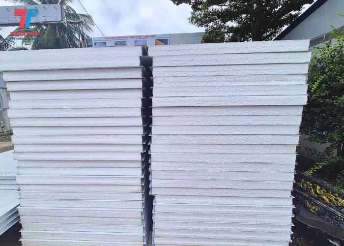 gia-tam-panel-cach-nhiet-3