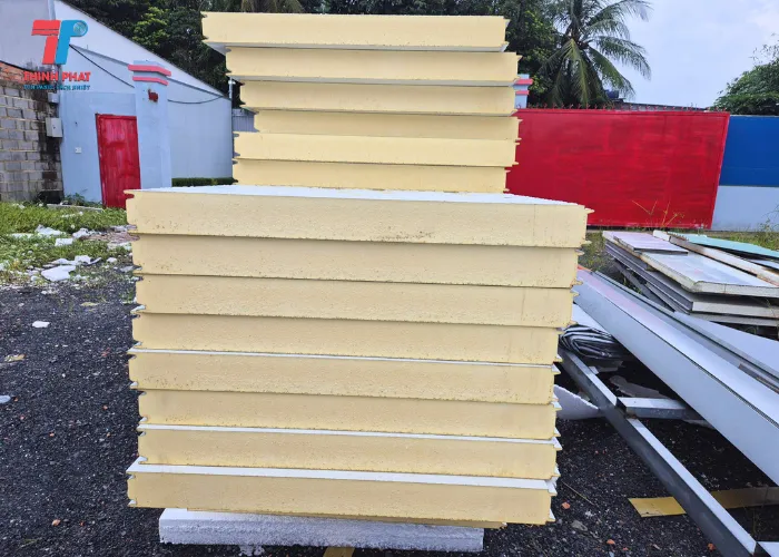 gia-tam-panel-cach-nhiet-4