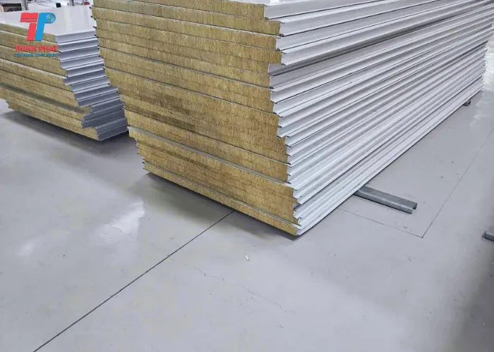 gia-tam-panel-cach-nhiet-6