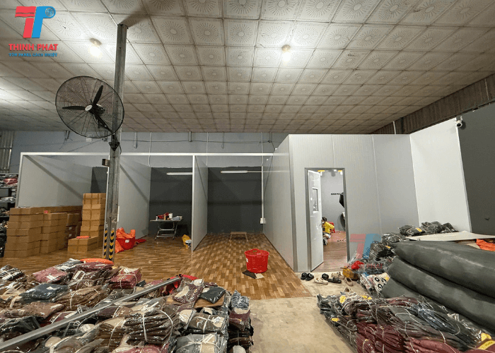 gia-vach-ngan-panel-10