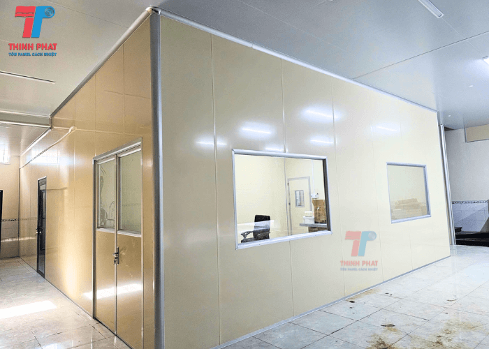 gia-vach-ngan-panel-11