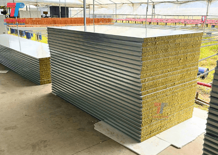 gia-vach-ngan-panel-7