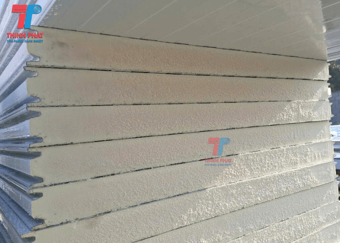 gia-vach-ngan-panel-pu-8