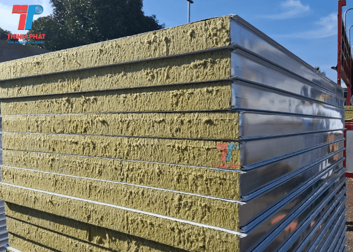 gia-vach-panel-rockwool-2
