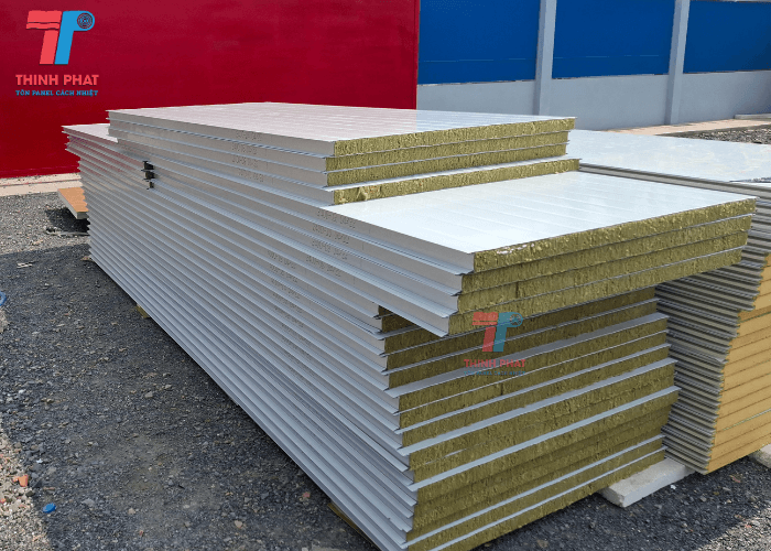 gia-vach-panel-rockwool-3