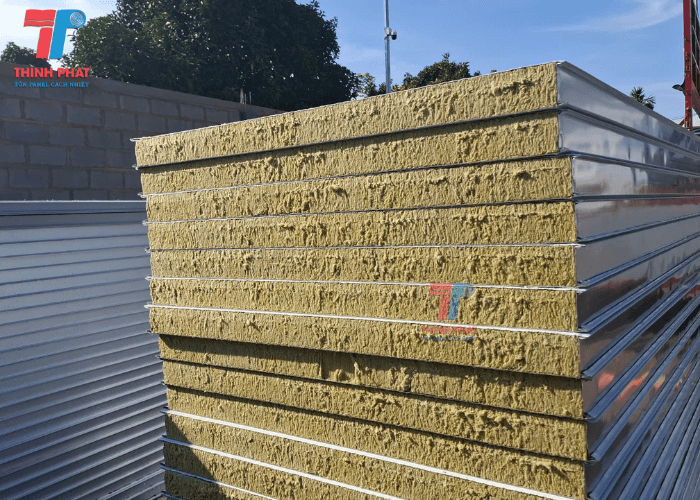 gia-vach-panel-rockwool-6