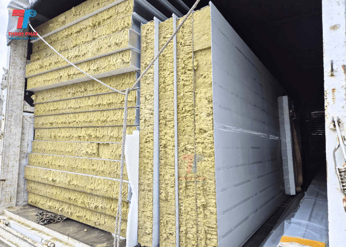 gioi-thieu-ve-tam-panel-rockwool-cach-nhiet