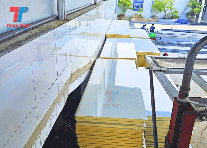 huong-dan-mua-panel-pu-phu-hop