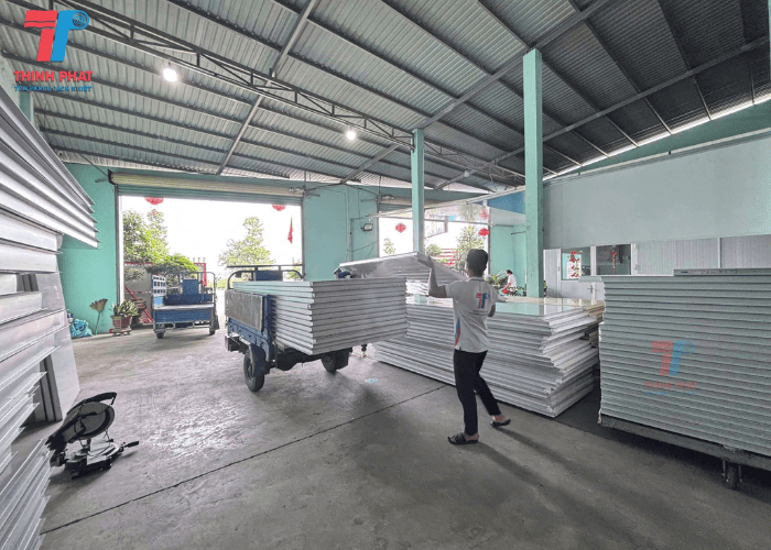 nha-may-san-xuat-panel-eps-6