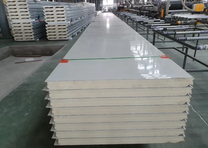 Loại Panel PU Chống Nóng Nhà Xưởng