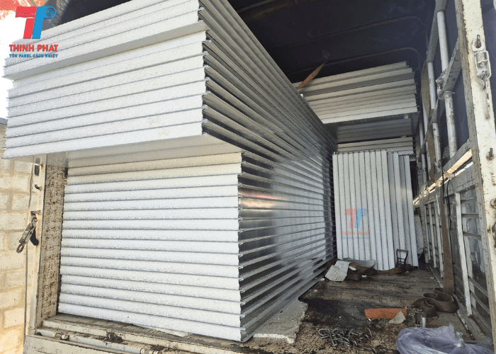 panel-eps-cho-nha-thau-5