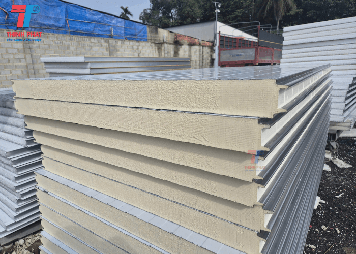 panel-pu-gia-bao-nhieu-1