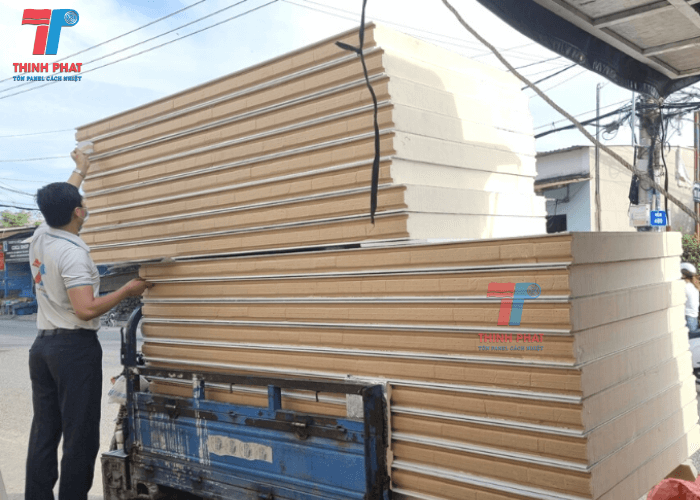 panel-pu-vach-200mm-1