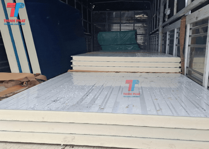 panel-pu-vach-50mm-1