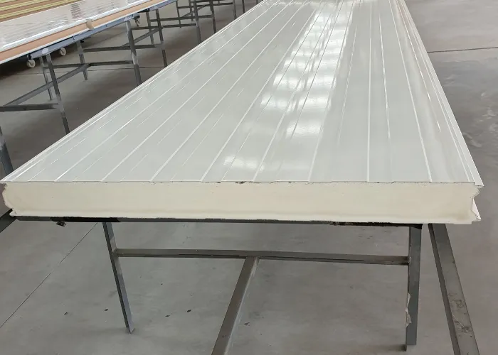 sự khác nhau giữa tấm panel xốp với vật liệu truyền thống