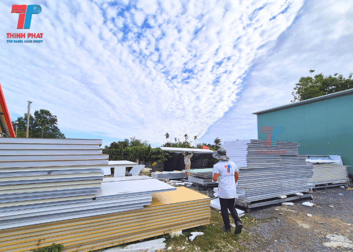 san-xuat-panel-pu-theo-yeu-cau-4