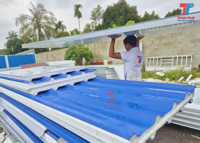 Khi Nào Nên Chọn Panel EPS Mái 50mm Cho Nhà Xưởng?