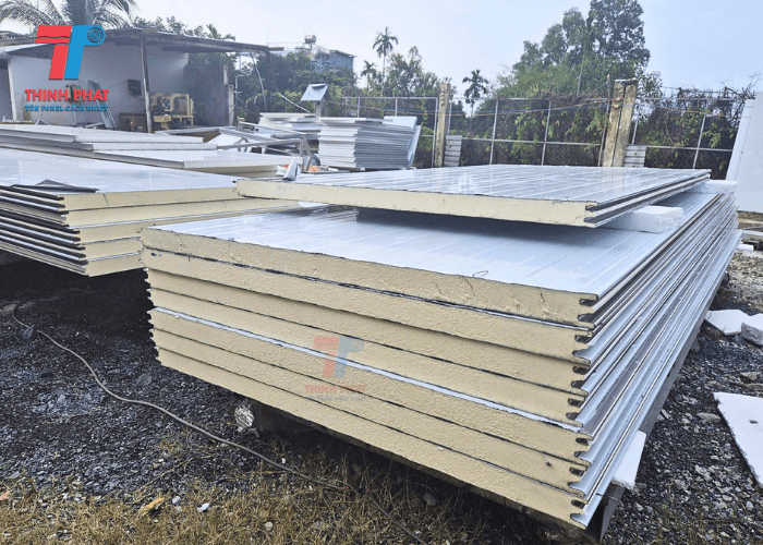 so-sanh-panel-pu-voi-cac-vat-lieu-cach-nhiet-khac