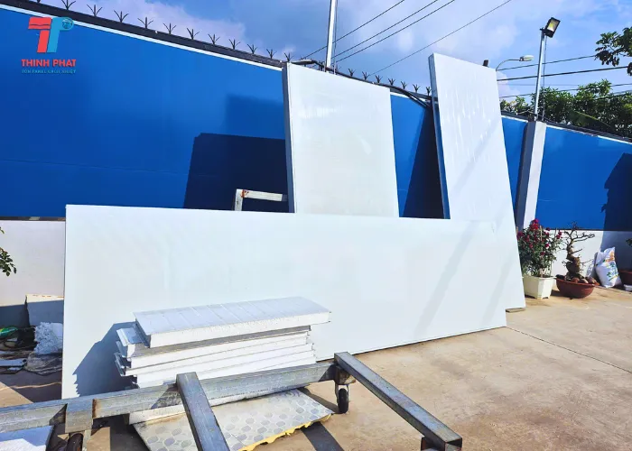 Tấm vách ngăn phòng cách âm panel eps giá rẻ phù hợp với các công trình nhà xưởng tối ưu chi phí