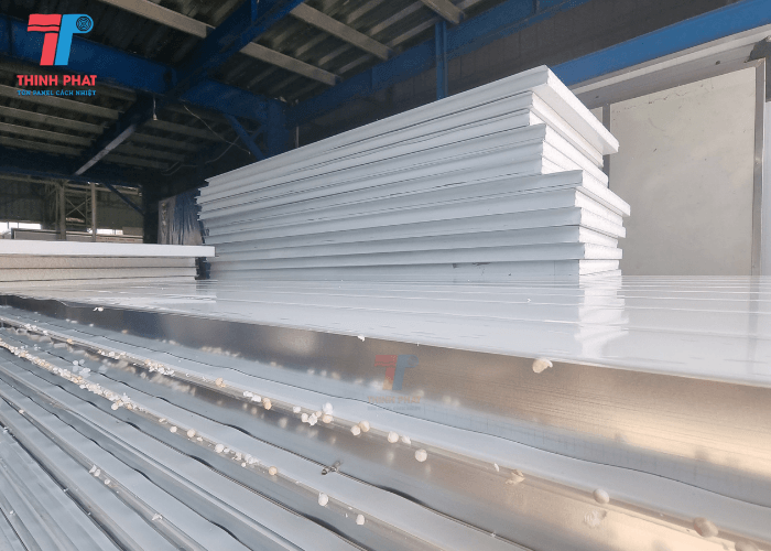 tam-vach-panel-eps-la-gi