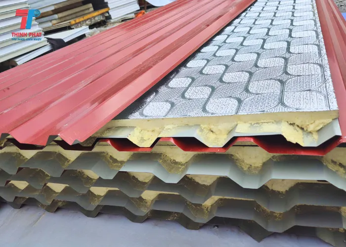 Tôn cách nhiệt PU Phù Hợp Khi Thi Công Lợp Mái Tôn Nhà Xưởng