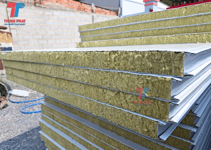 thi-cong-tam-panel-2