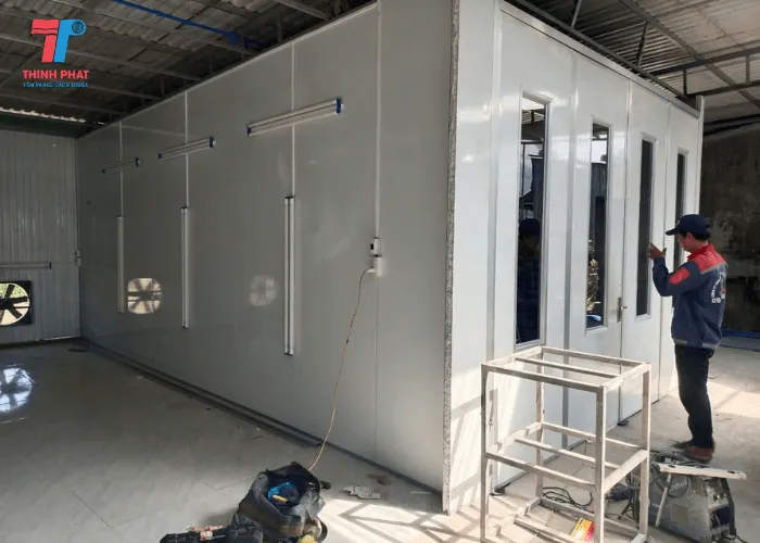 thi-cong-tam-panel-cach-nhiet-4