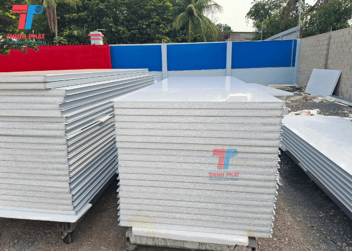 thi-cong-tam-panel-eps-12