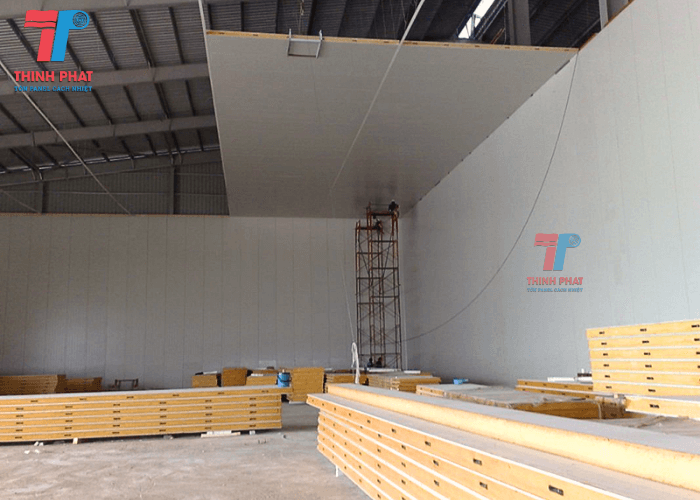 tran-cach-nhiet-pu-2