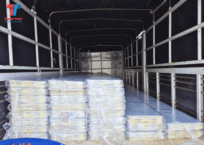 tran-mat-la-phong-pu-3