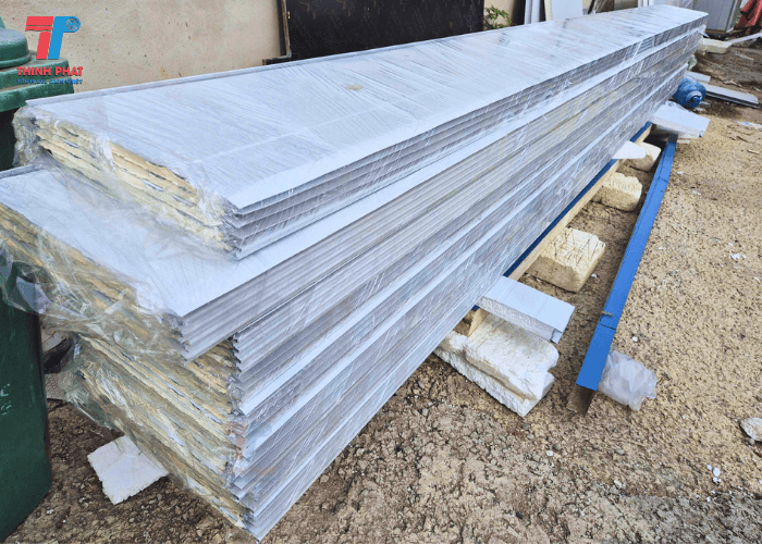 tran-mat-la-phong-pu-4