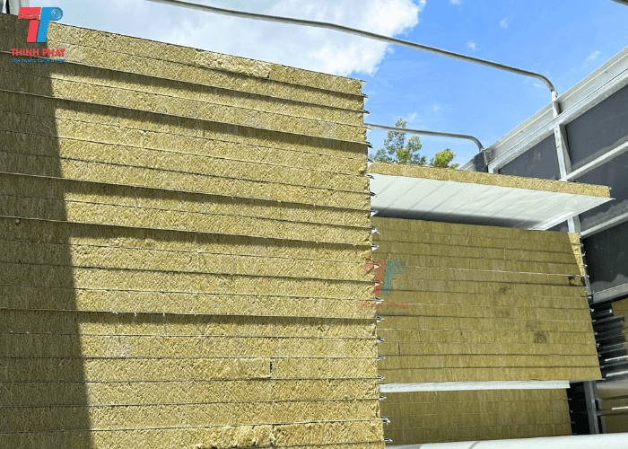 ung-dung-thuc-te-cua-tam-panel-ha-noi