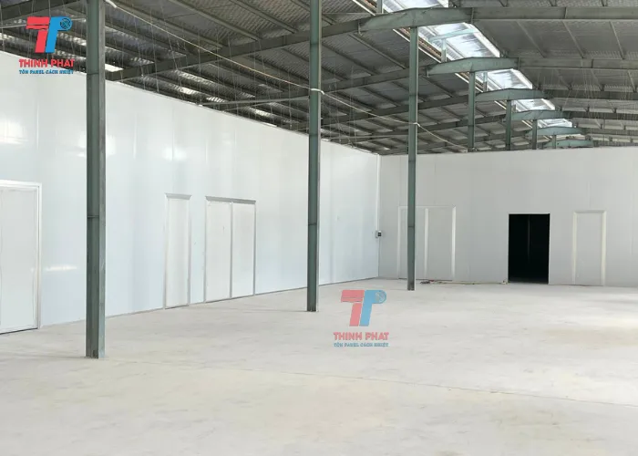 vách ngăn panel chống cháy cho nhà xưởng