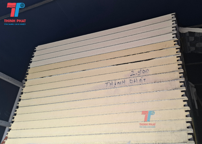 vach-ngan-panel-pu-3