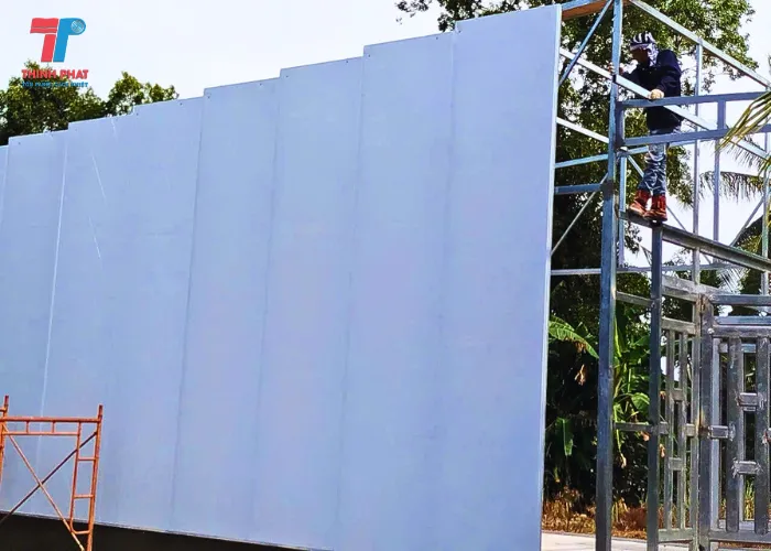 Vách ngăn panel tại Long An cách nhiệt hiệu quả.