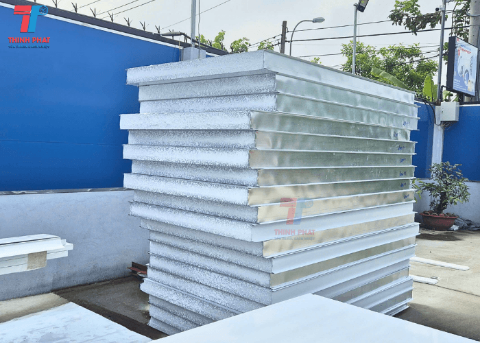 vi-sao-panel-duoc-ua-chuong-tai-ha-noi