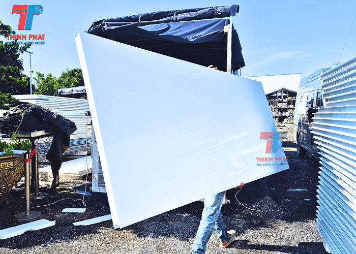 tam-panel-EPS-be-mat-phang