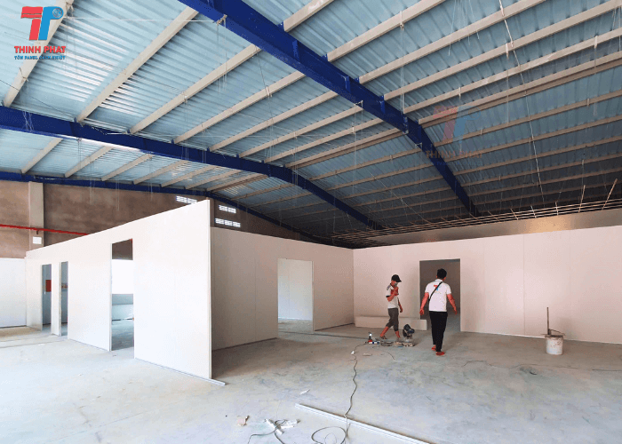 panel-EPS-lam-vach-bao-nha-xuong-nha-thep