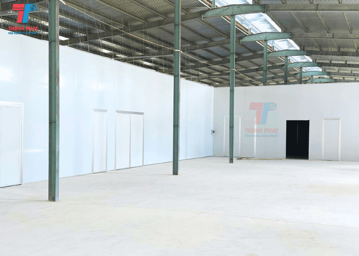 panel-EPS-lam-vach-bao-nha-xuong-nha-thep-2